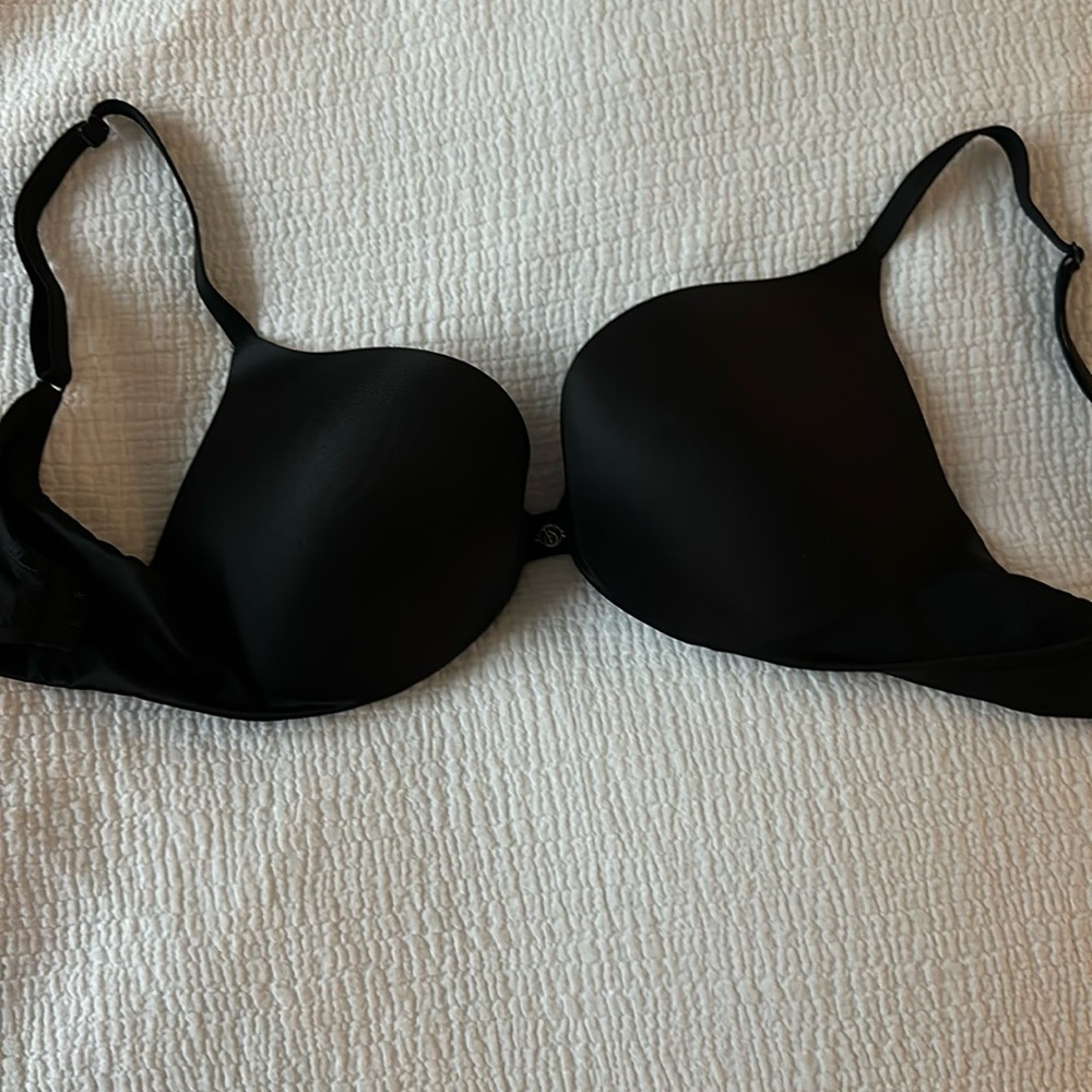 Victoria secret Very Sexy black bra size 32C